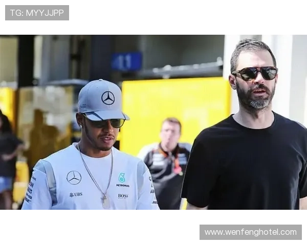 汉密尔顿与经纪人分手凯迪拉克